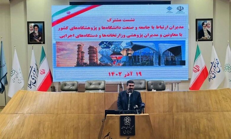 معاون سازمان اداری و استخدامی بیان کرد: هدف‌گذاری جذب ۵۰۰۰ نخبه در دستگاه‌های اداری