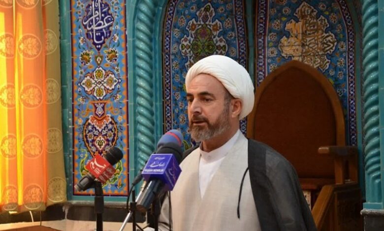 نماینده ولی‌فقیه در استان ایلام: مدیران انتقادپذیر باشند