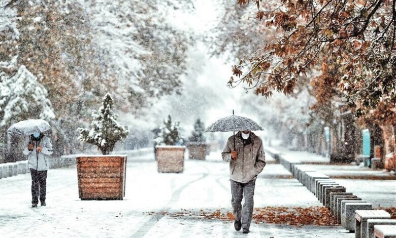 هواشناسی ایران ۱۴۰۲/۰۹/۱۵؛ هشدار فعالیت سامانه بارشی در ۲۰ استان/ بارش باران و برف در تهران