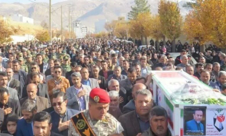 وداع باشکوه یاسوجی‌ها با شهید «علی فردوسیان»/ پیکر جانباز ‌دفاع مقدس در گلزار شهدا آرام گرفت