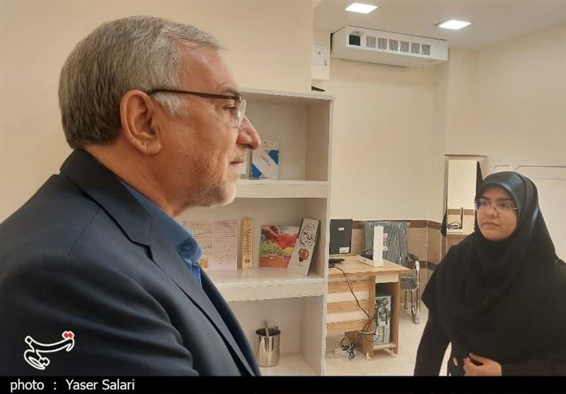 وزیر بهداشت: ‌خطر کمبود ‌جمعیت ایران را تهدید می‌کند‌/ ‌2 هزار مرکز بهداشتی ‌در دولت سیزدهم افتتاح شد