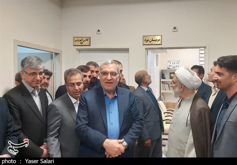 وزیر بهداشت: ‌خطر کمبود ‌جمعیت ایران را تهدید می‌کند‌/ ‌2 هزار مرکز بهداشتی ‌در دولت سیزدهم افتتاح شد