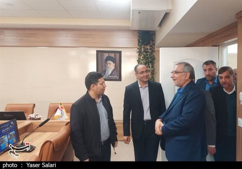 وزیر بهداشت: ‌خطر کمبود ‌جمعیت ایران را تهدید می‌کند‌/ ‌2 هزار مرکز بهداشتی ‌در دولت سیزدهم افتتاح شد