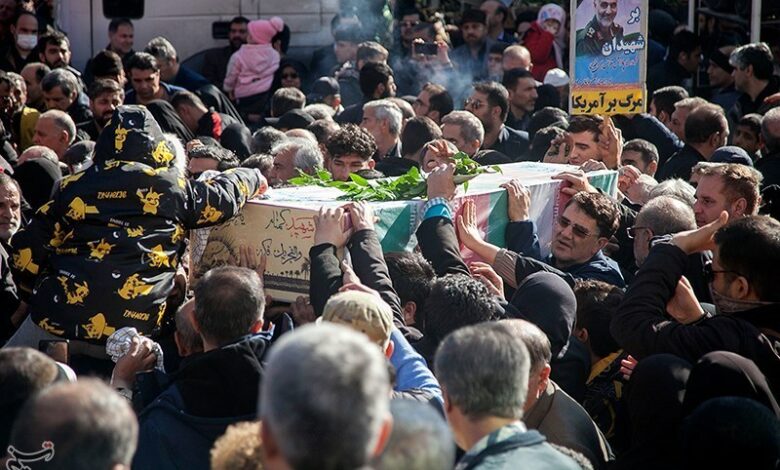 پیکر ۴ شهید‌ گمنام در مناطق مختلف کردستان آرام گرفت/ سپاه بیت‌المقدس به نور شهید‌ روشن شد