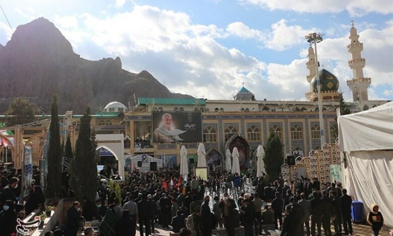 آغاز نهضت خدمت مومنانه به یاد حاج قاسم از گلزار شهدای کرمان