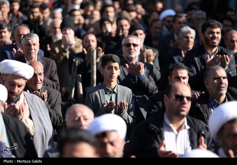 اقامه نماز باران در گلستان شهدای اصفهان/ گزارش خبرنگار تسنیم را ببینید + فیلم و تصاویر