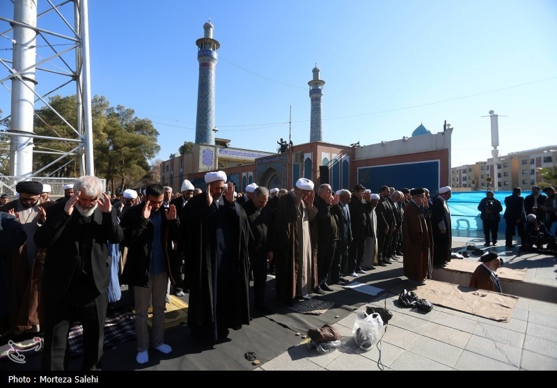 اقامه نماز باران در گلستان شهدای اصفهان/ گزارش خبرنگار تسنیم را ببینید + فیلم و تصاویر