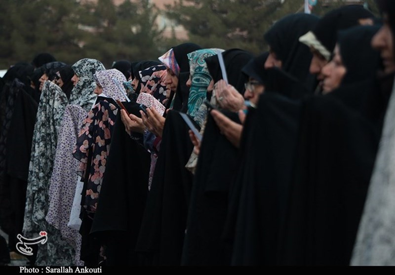 اقامه نماز باران در گلستان شهدای اصفهان/ گزارش خبرنگار تسنیم را ببینید + فیلم و تصاویر