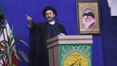 امام جمعه اردبیل:آمریکا دروغ می‌گوید که تجارت جهانی به خطر افتاده؛ فقط تجارت صهیونیست‌ها مختل شده است