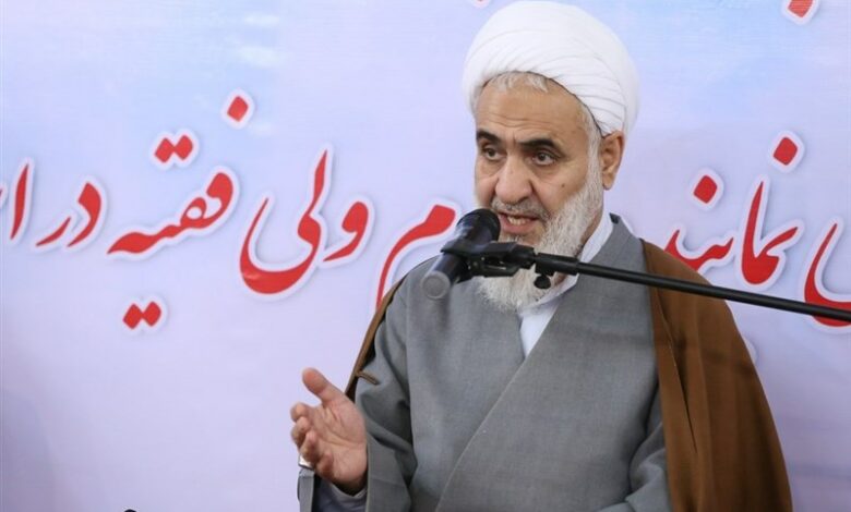 امام جمعه قزوین: هنر به معنای مبارزه با تبعیض و حفظ کرامت انسانی است