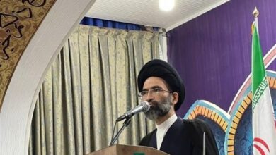 امام جمعه کاشان: حادثه تروریستی کرمان اوج رذالت دشمن بود/ این جنایات ‌با پاسخ کوبنده خواهد داشت