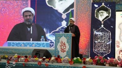 امام جمعه کرمان: خط شهدا خط روشن هدایت انسان است