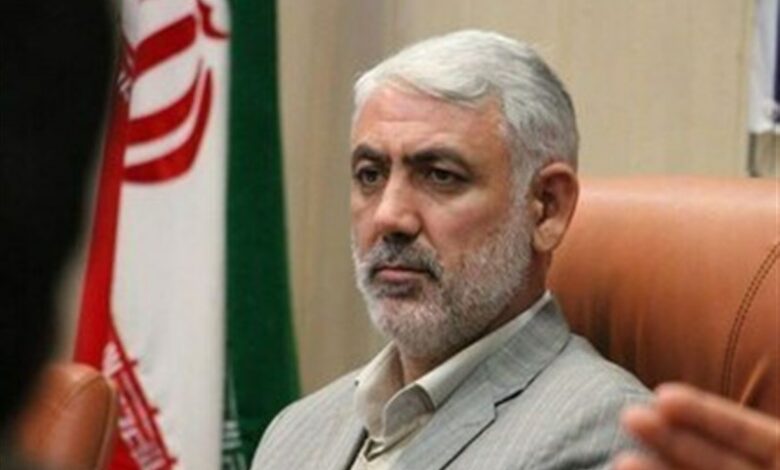انتقاد شدید فرماندار بهارستان از مسئولان اداره ورزش شهرستان