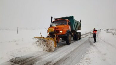 بارش برف در محور الیگودرز به اصفهان/ محورهای لرستان باز است