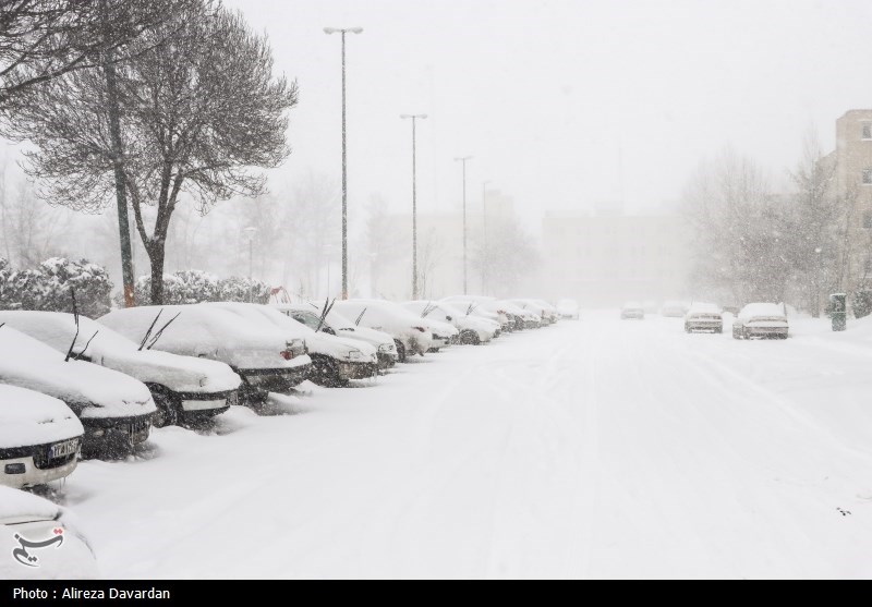 دور جدید بارش‌های سنگین برف در اردبیل/ سرمای هوای به 15 درجه زیر صفر رسید/ اکثر راه‌های روستایی مسدود شد + فیلم