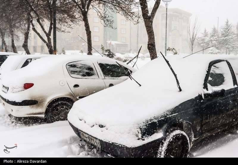 دور جدید بارش‌های سنگین برف در اردبیل/ سرمای هوای به 15 درجه زیر صفر رسید/ اکثر راه‌های روستایی مسدود شد + فیلم