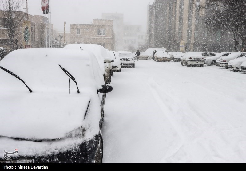 دور جدید بارش‌های سنگین برف در اردبیل/ سرمای هوای به 15 درجه زیر صفر رسید/ اکثر راه‌های روستایی مسدود شد + فیلم