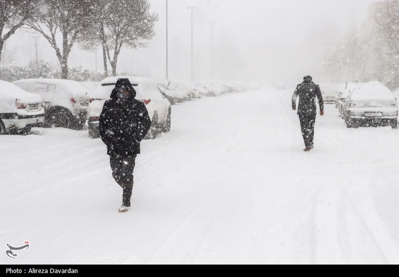 دور جدید بارش‌های سنگین برف در اردبیل/ سرمای هوای به 15 درجه زیر صفر رسید/ اکثر راه‌های روستایی مسدود شد + فیلم