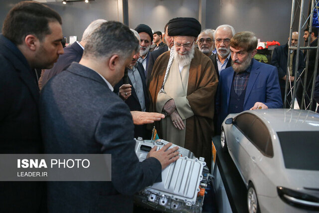 بازدید ۴ ساعته رهبر انقلاب از نمایشگاه توانمندی‌های تولید داخل