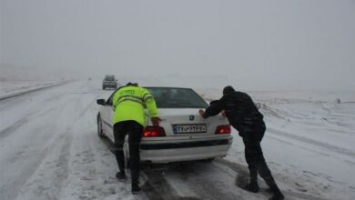 برف و کولاک جاده ساری ـ کیاسر ـ سمنان را مسدود کرد