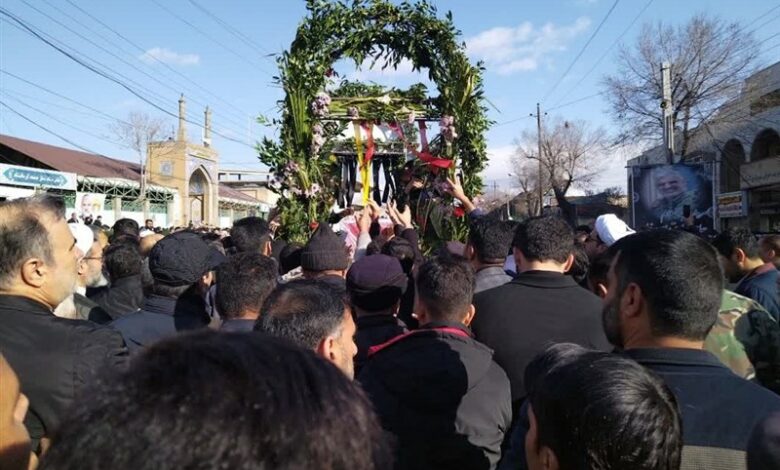 تشییع باشکوه شهید‌ امیدوار‌ در کرمانشاه/ پیکیر حاج صادق باغ فرودس آرام گرفت + فیلم و تصاویر