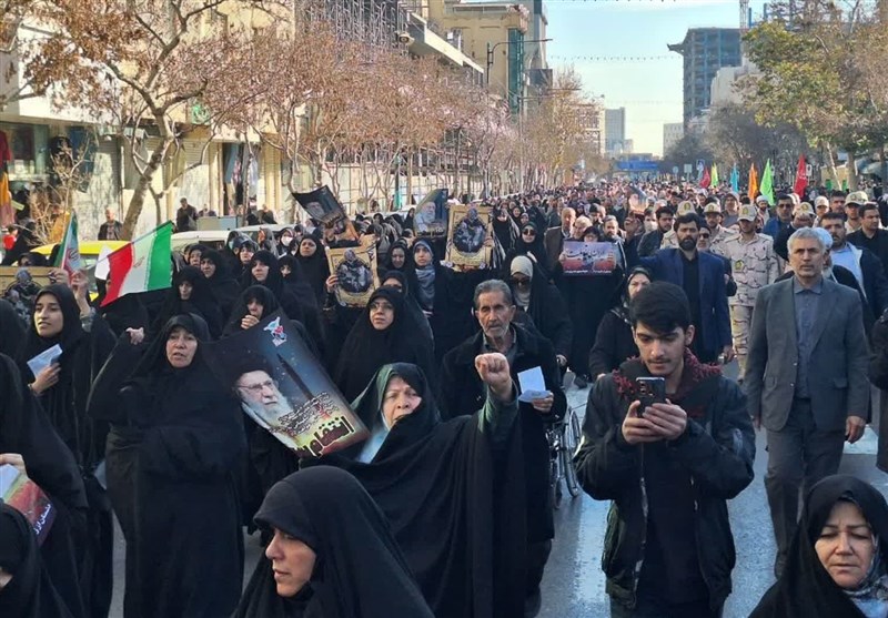 راهپیمایی مشهدی‌ها در محکومیت جنایت تروریستی کرمان + فیلم و تصاویر