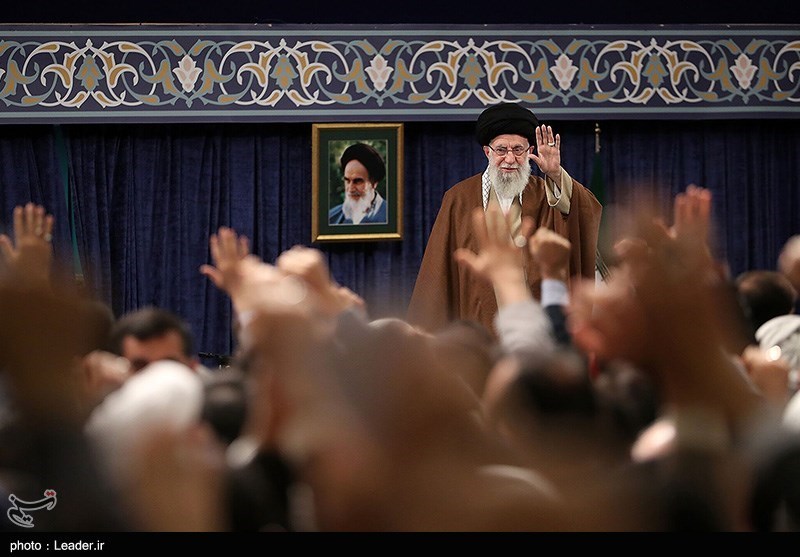 رهبر انقلاب: تودهی مردم همهکارهاند/ تأکید امیرالمؤمنین(ع) بر تکیه به عامه مردم است نه نورچشمیها