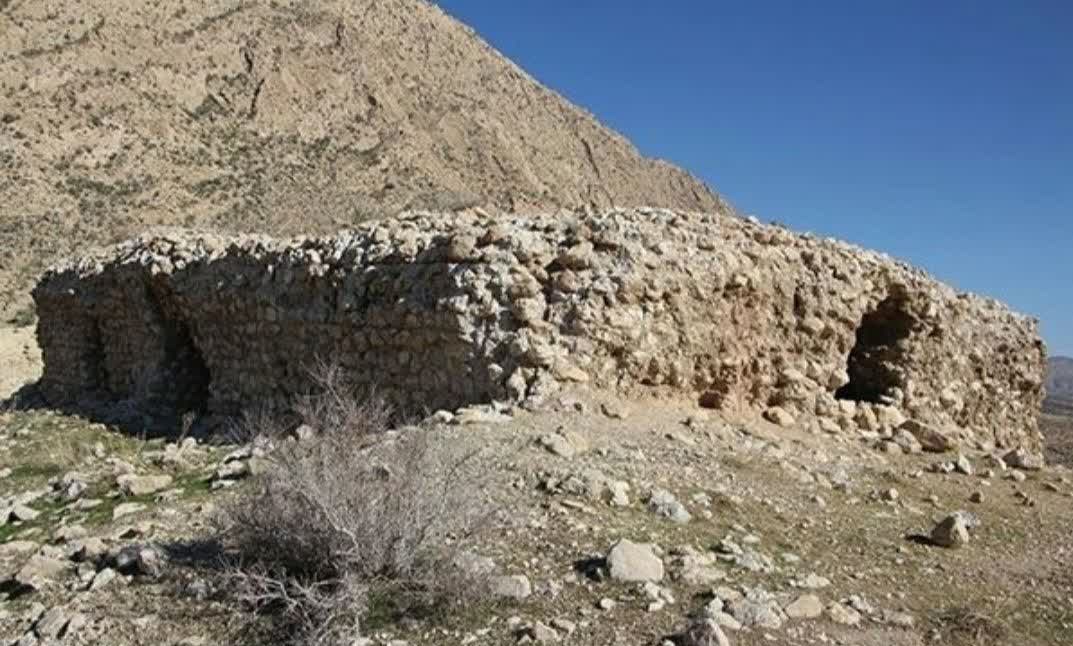 شرایط بسیار نامناسب چهارتاقی ساسانی «کهنارو»‌ در فیروزآباد + تصاویر