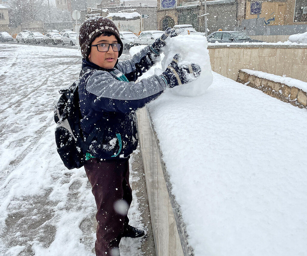 لبخند برفی در چهره ایران‌