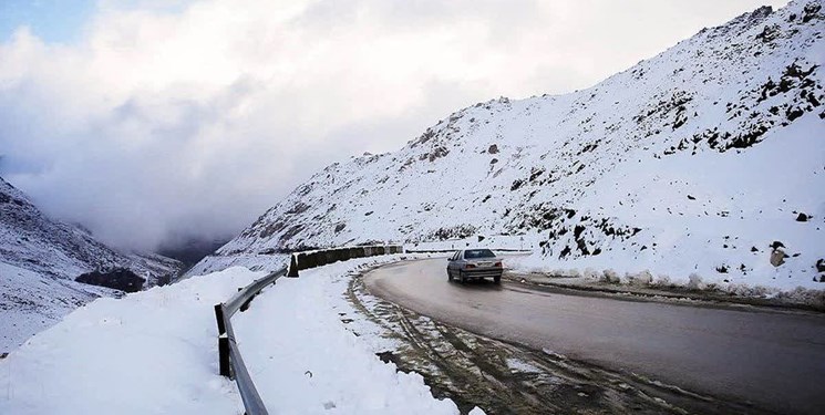 ورود خودروهای بدون «زنجیر چرخ» به محورهای کوهستانی مازندران ممنوع است