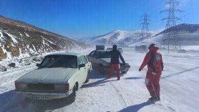 کولاک در گردنه الماس خلخال و امدادرسانی به ۷۰ خودروی گرفتار+ فیلم