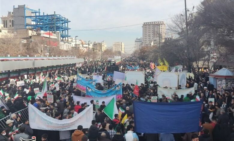 آغاز راهپیمایی جشن انقلاب در شهرستان‌های استان تهران