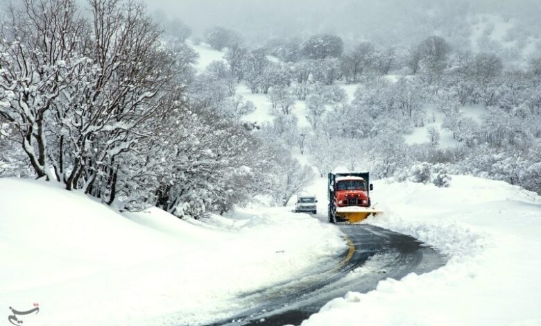 بارش برف در محورهای مواصلاتی کردستان