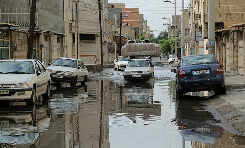 بارش شدید باران در کرمانشاه/ آبگرفتگی اماکن و منازل/ 35 خودروی گرفتار در آب رهاسازی شد