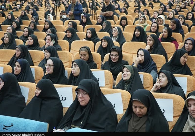 تجلیل از بانوان موفق و تأثیرگذار استان بوشهر + تصویر