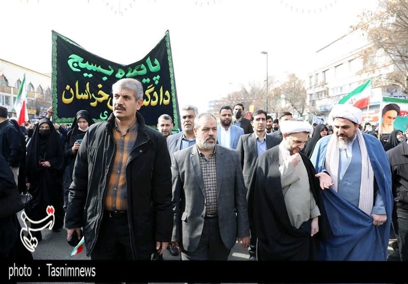 جشن انقلاب در شهرستان‌های خراسان رضوی + فیلم و تصاویر