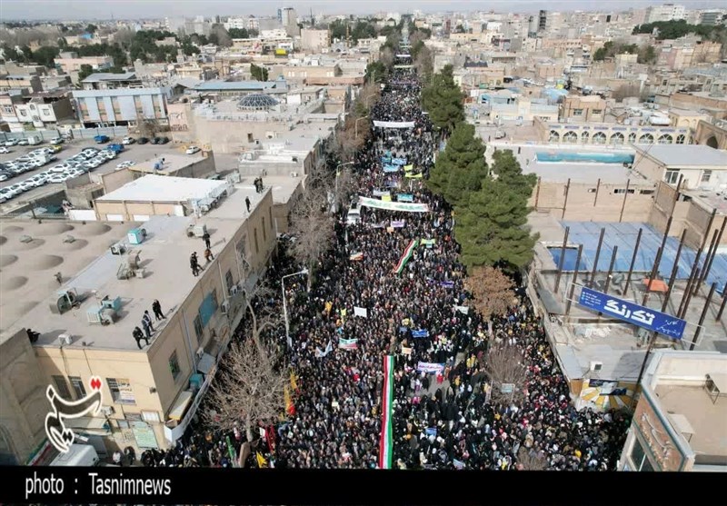 جشن انقلاب در شهرستان‌های خراسان رضوی + فیلم و تصاویر