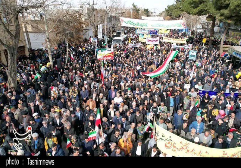 جشن انقلاب در شهرستان‌های خراسان رضوی + فیلم و تصاویر