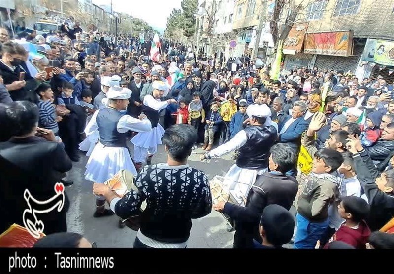 جشن انقلاب در شهرستان‌های خراسان رضوی + فیلم و تصاویر