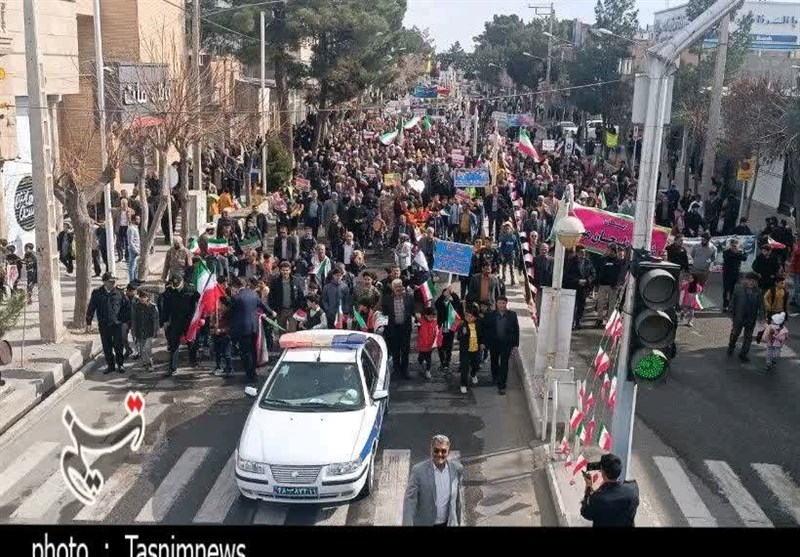 جشن انقلاب در شهرستان‌های خراسان رضوی + فیلم و تصاویر