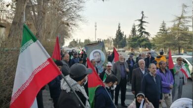 حرکت مردم اکباتان در راهپیمایی ۲۲ بهمن از مسیر محل شهادت شهید آرمان علی‌وردی