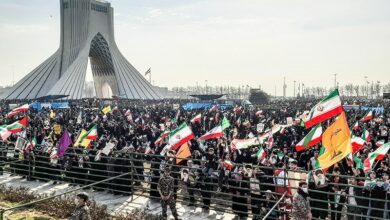 راهپیمایی یوم‌الله 22 بهمن در تهران/ پایتخت‌نشینان 45 سالگی انقلاب را جشن گرفتند