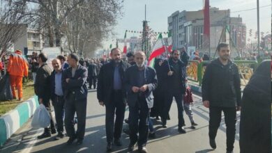 شریعتمداری: راهپیمایی ۲۲ بهمن و حضور در انتخابات هر دو برای تایید نظام است