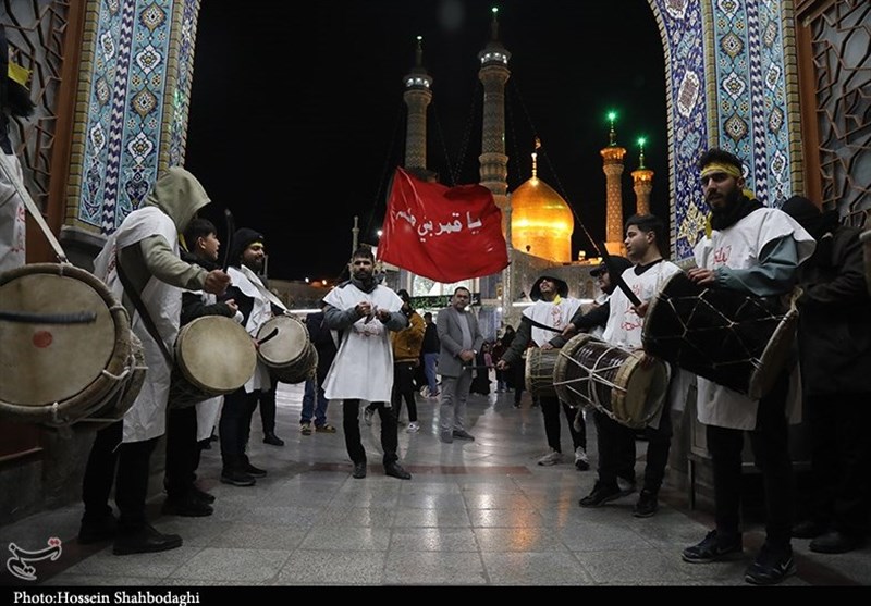 مراسم عزاداری شهادت امام موسی کاظم(ع) در حرم حضرت معصومه(س) از نگاه دوربین