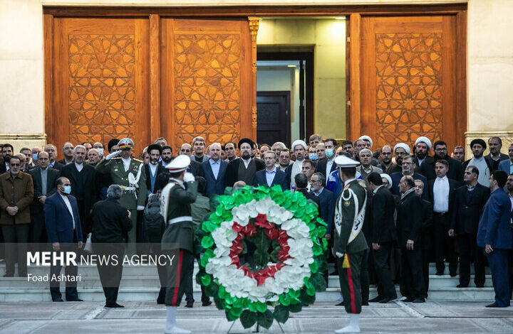 نمایندگان مجلس با آرمان‌های رهبر کبیر انقلاب تجدید میثاق کردند