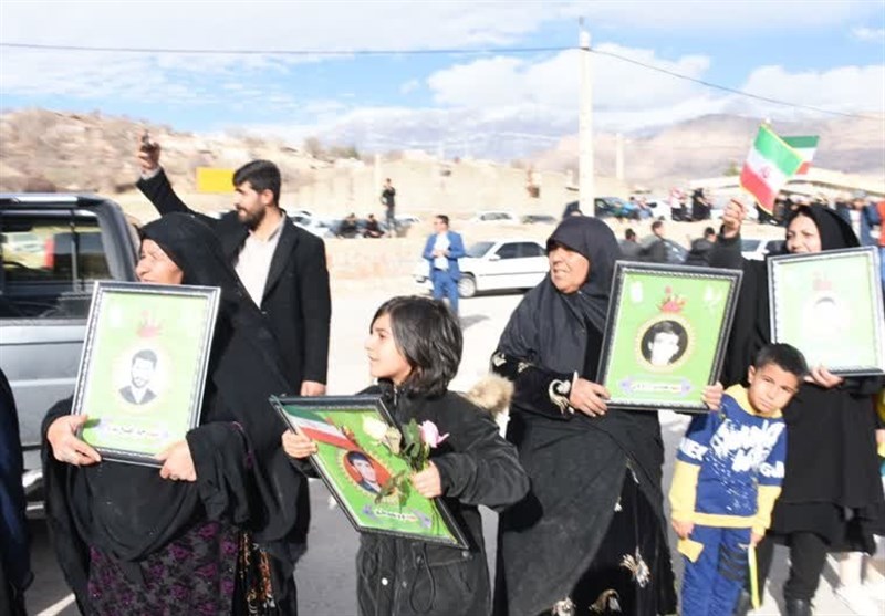 کار جالب حامیان یک نامزد انتخاباتی در کهگیلویه و بویراحمد/ «گل» جای شلیک گلوله را گرفت + تصاویر