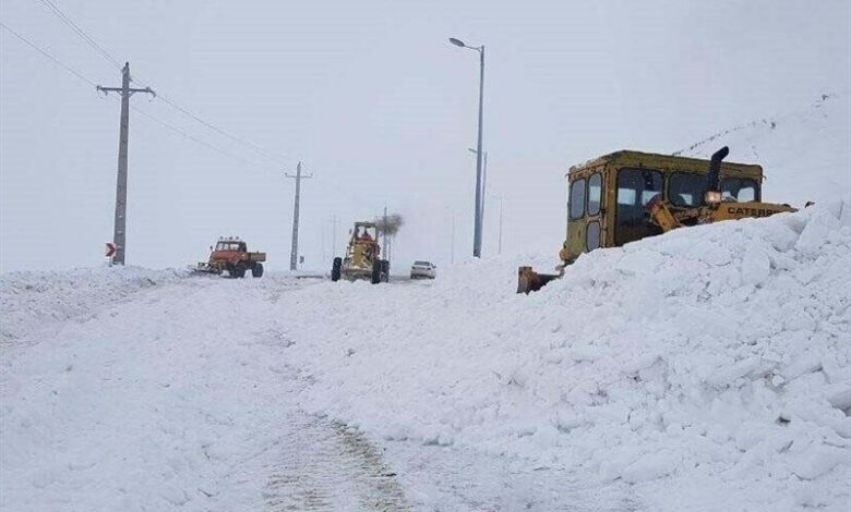 گرفتاری برخی مردم استان سمنان در محورهای فرعی و کوهستانی