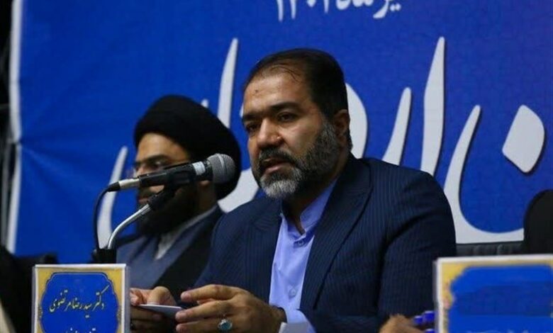 استاندار اصفهان: برپایی نماز مشکلات اجتماعی را کاهش می‌دهد