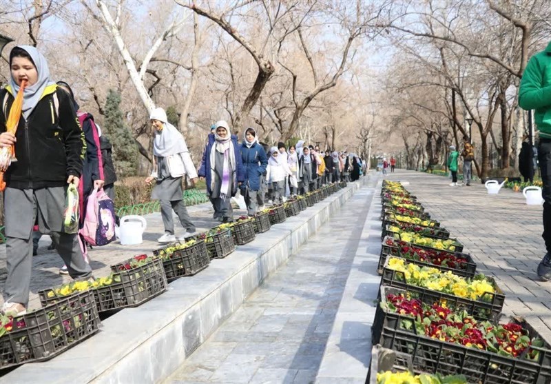 اقشار مردمی پای کار استقبال از بهار مشهد+عکس