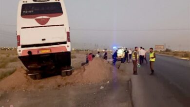 برخورد اتوبوس با گاردریل در جاده امام رضا(ع)؛ 30 نفر مصدوم شدند